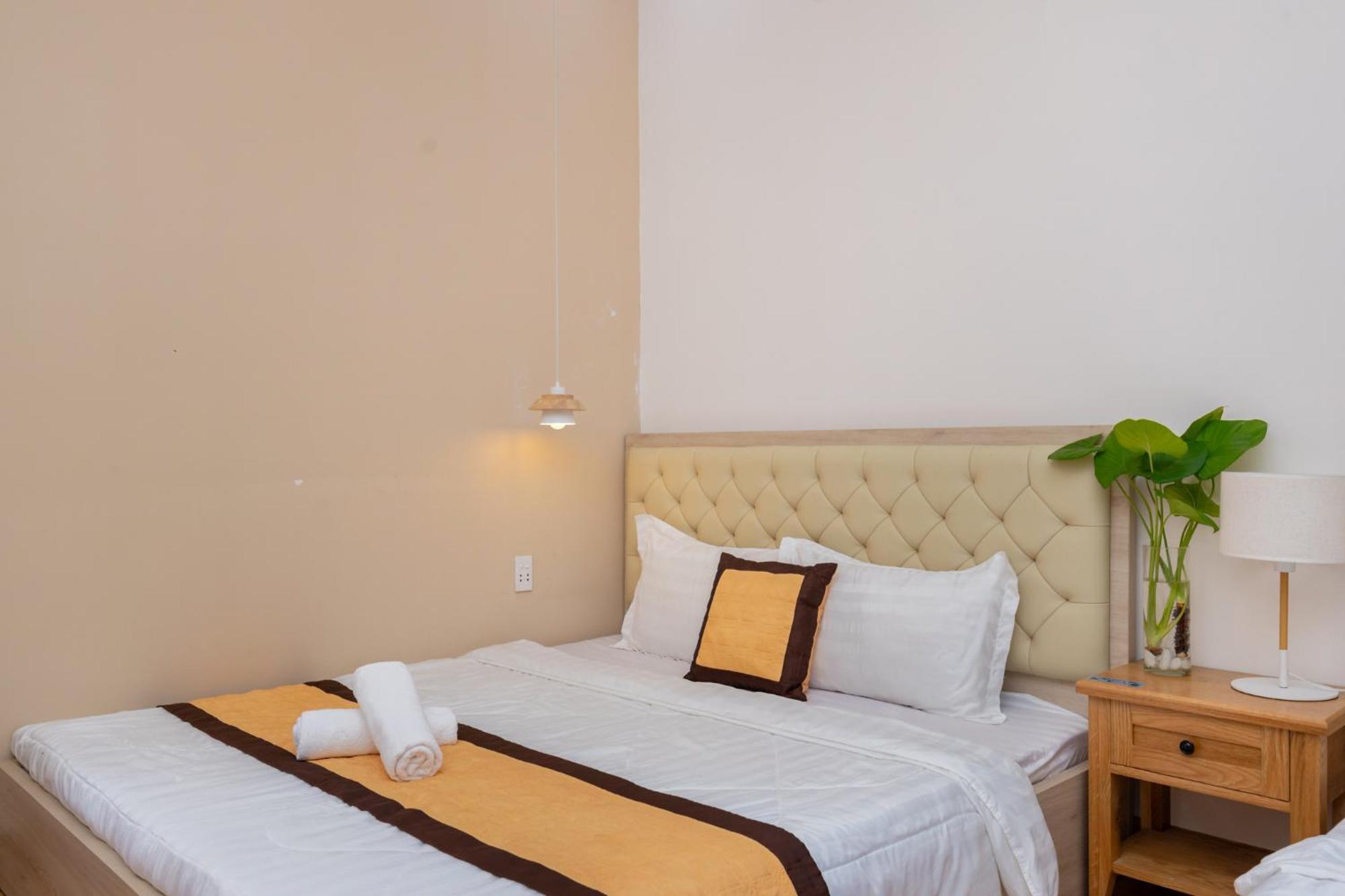 Hoang My Villa - 8 Phong Ngu Bai Sau - Free Bida Karoke 头顿 外观 照片