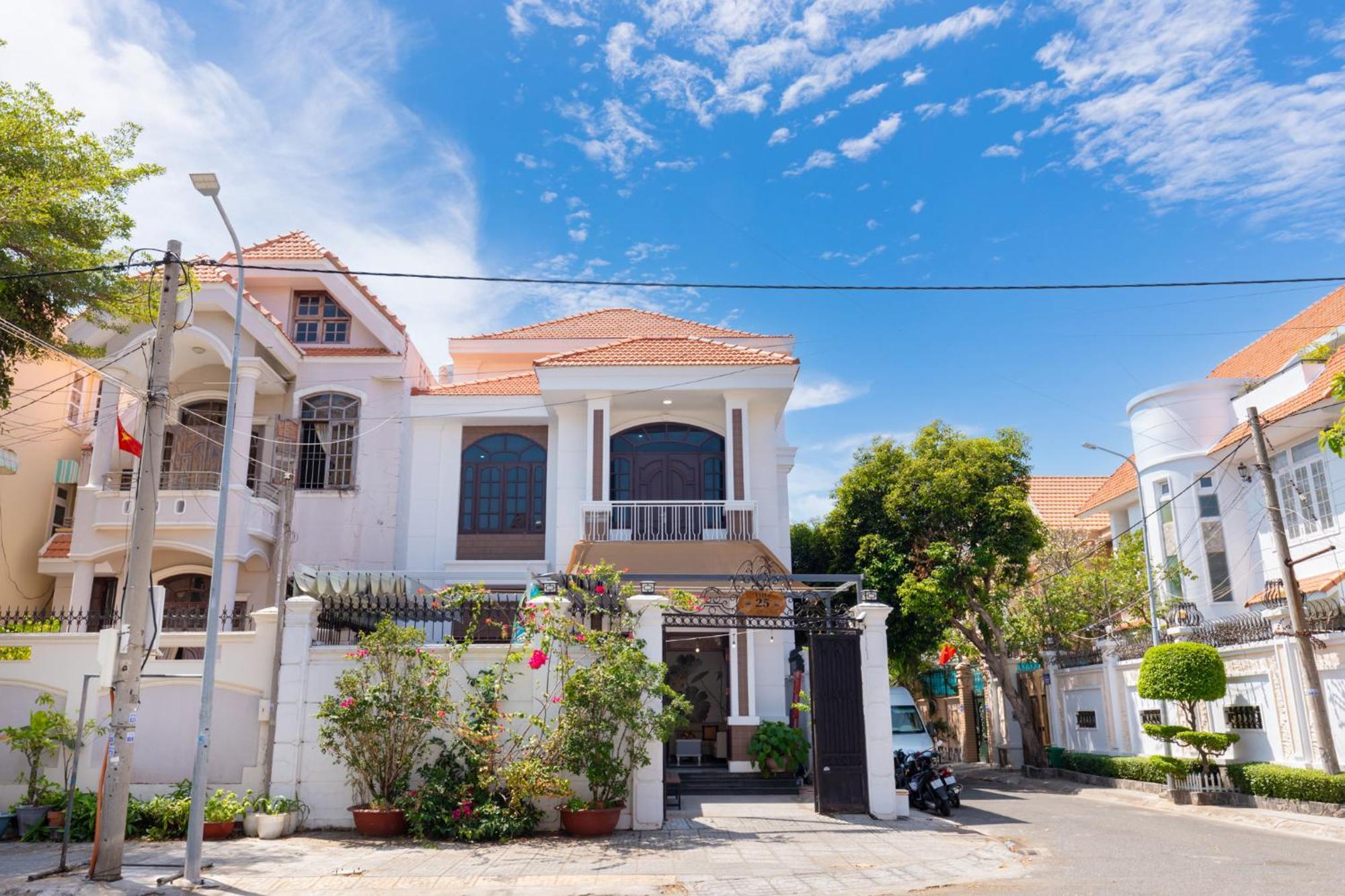Hoang My Villa - 8 Phong Ngu Bai Sau - Free Bida Karoke 头顿 外观 照片